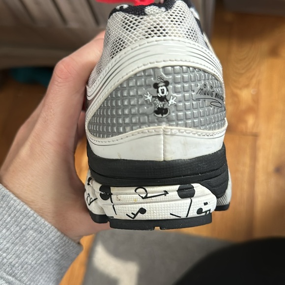 New Balance 860 Run Disney 2015 Minnie Mouse Sneakers - Picture 6 of 16